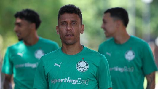 Marcos Rocha em treinamento pelo Palmeiras
