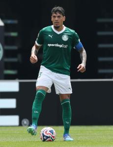 Cartões recebidos por Gómez levantaram dúvida sobre a sequência do zagueiro no Mundial pelo Palmeiras