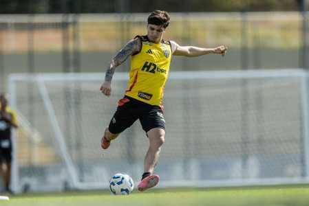 Isaac durante treino do Atlético