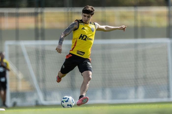 Isaac durante treino do Atlético