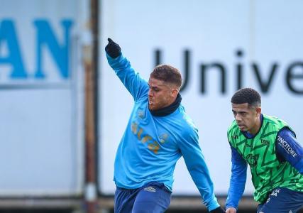 Cuéllar se lesiona e desfalca o Grêmio por ao menos uma semana