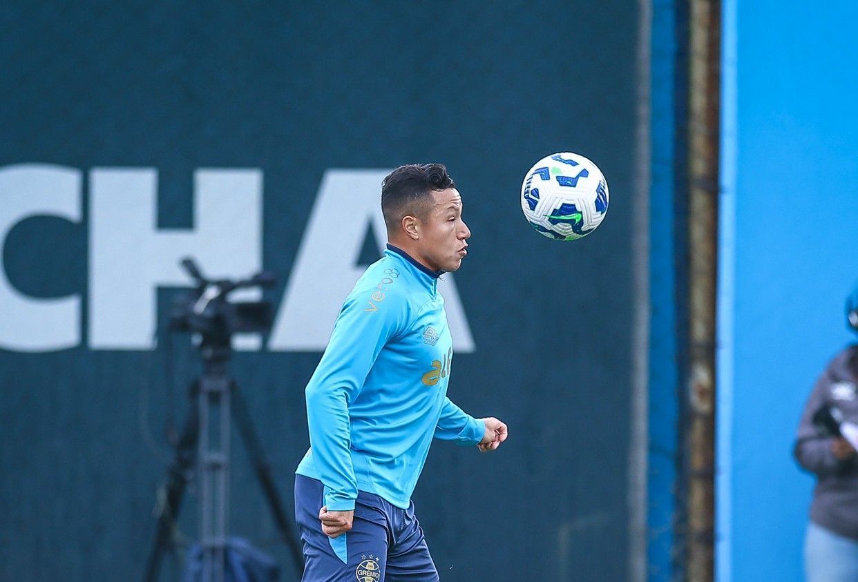 Grêmio define situação de Marlon para jogo com o Cruzeiro pelo Brasileirão