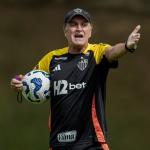 As opções de Cuca para escalar o Atlético contra o RB Bragantino pelo Brasileirão