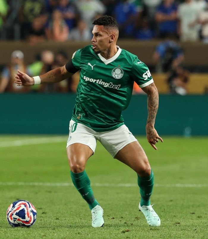 Paulinho foi um dos principais jogadores do Palmeiras no Mundial