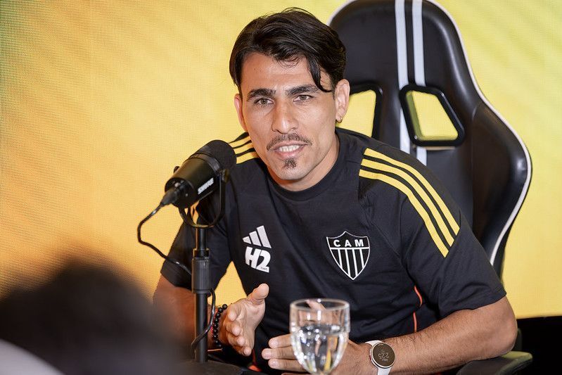 Junior Alonso compara Lyanco a zagueiro multicampeão pelo Atlético: ‘Ele é mais técnico’