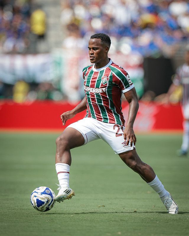 Destaque do Fluminense no Mundial, Arias abre o jogo sobre futuro no clube