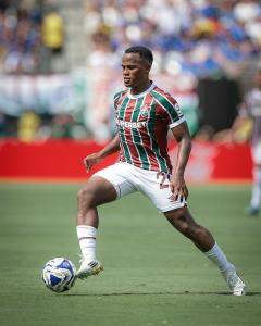 Arias revelou que tem o desejo de atuar no futebol europeu