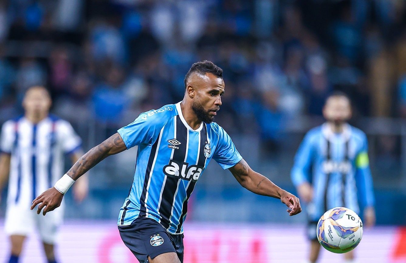 Veja as opções de Mano Menezes para escalar o Grêmio contra o Cruzeiro
