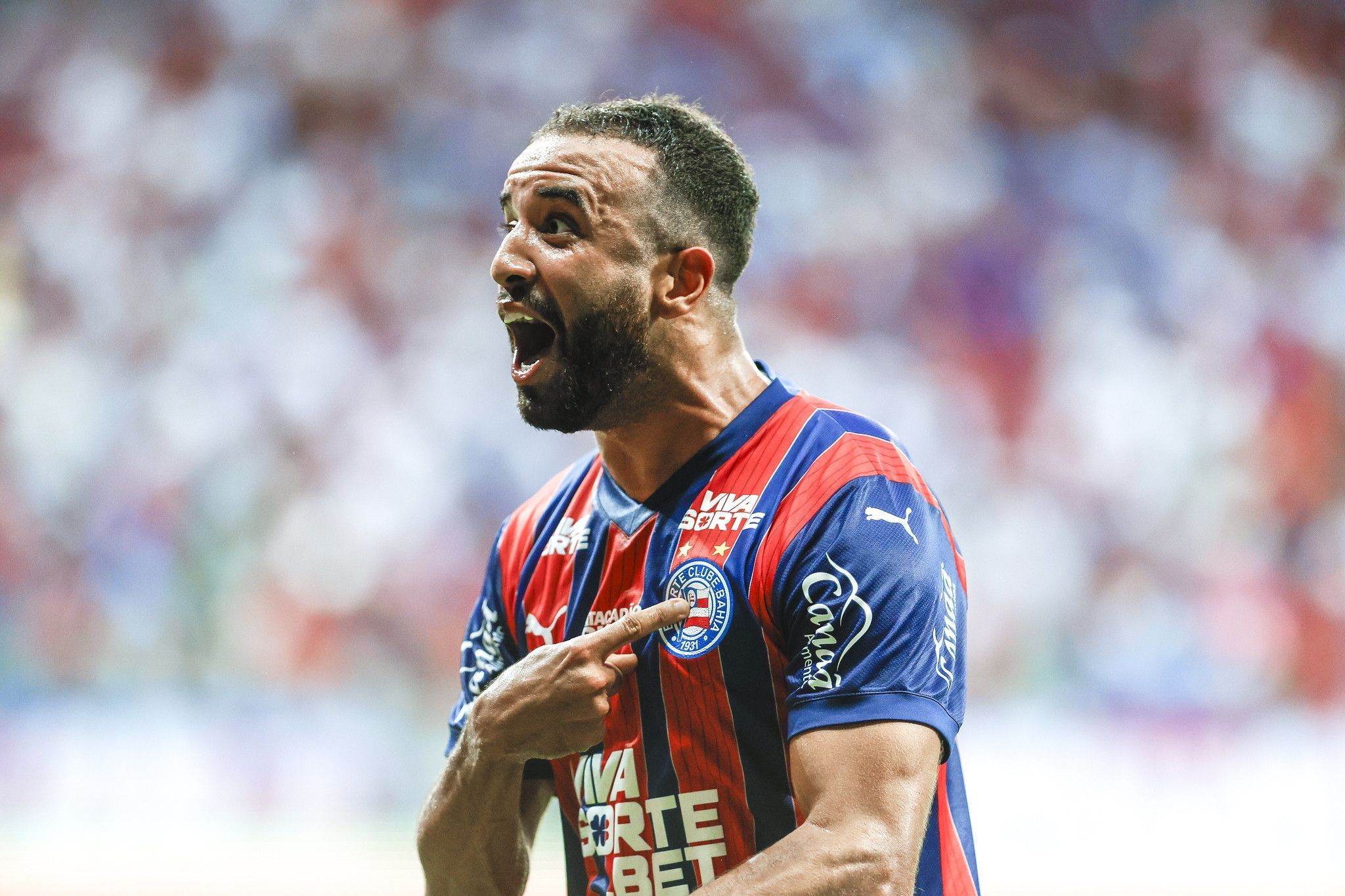 Bahia conta com falha do goleiro, vence o Fortaleza e avança na Copa do Nordeste
