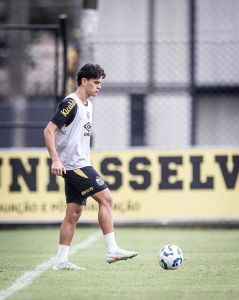 Lateral-direito criado na base do Santos, JP Chermont desperta interesse na Europa