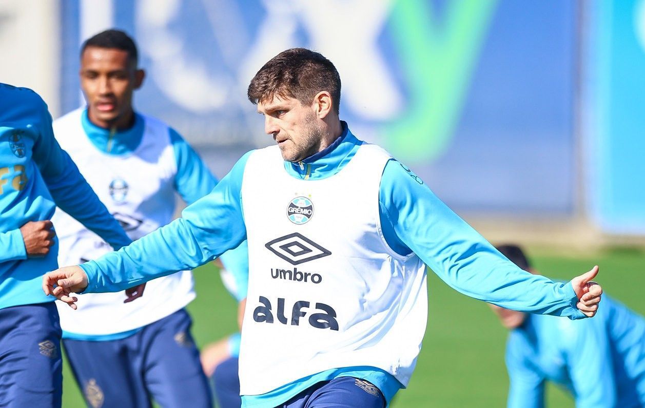 Grêmio tem novos retornos nos treinos antes de enfrentar o Cruzeiro