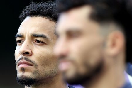 Gregore, à esquerda, foi campeão da Libertadores e do Campeonato Brasileiro pelo Botafogo