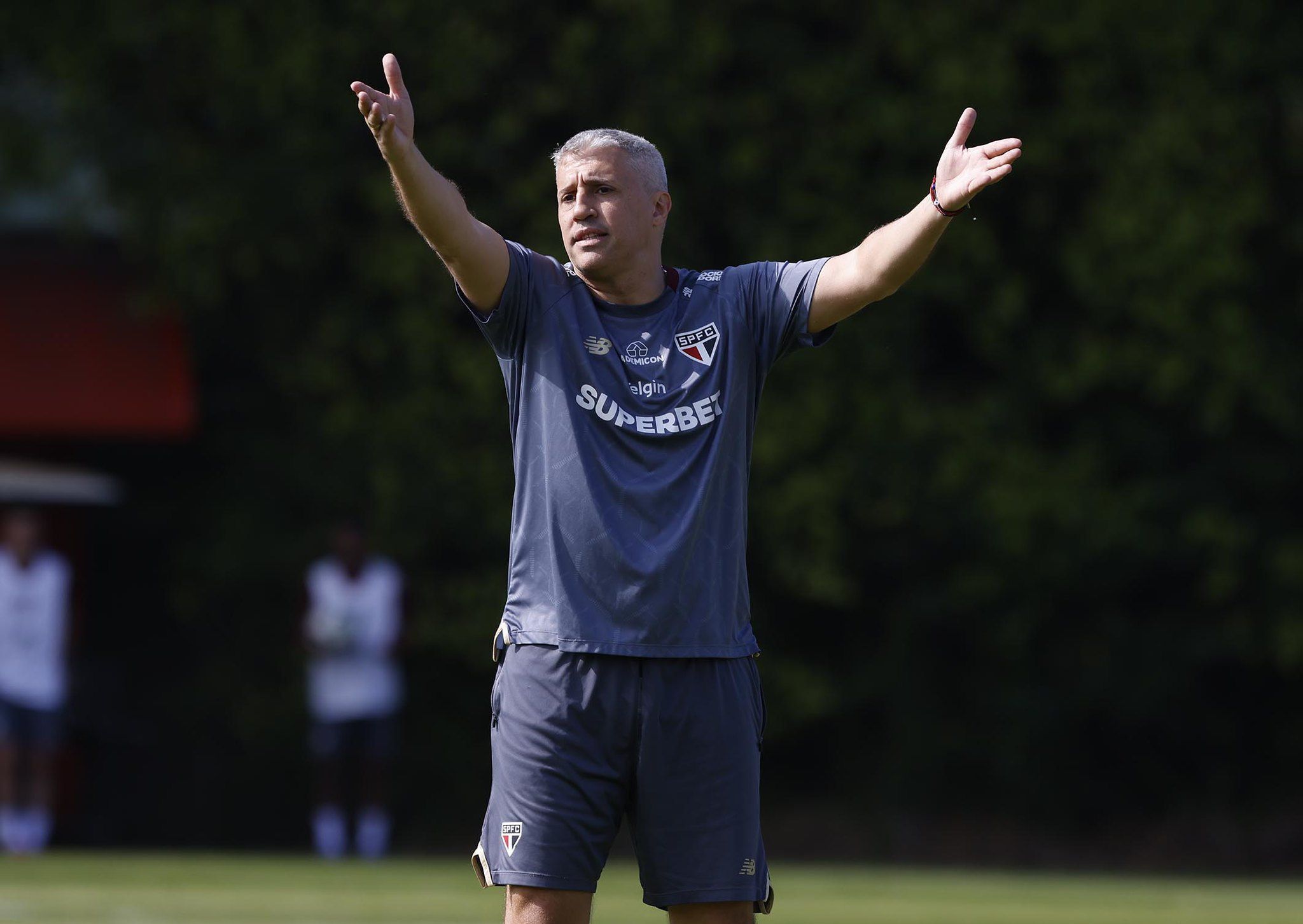 Escalação do São Paulo: com mudanças, Crespo define time contra o Bragantino
