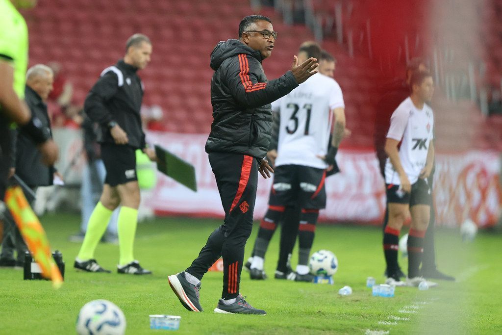 Roger Machado avalia vitória do Inter e vê 'resultado melhor que atuação'