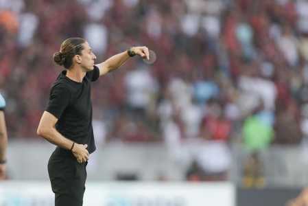 Filipe Luís afirmou que pretende renovar com o Flamengo