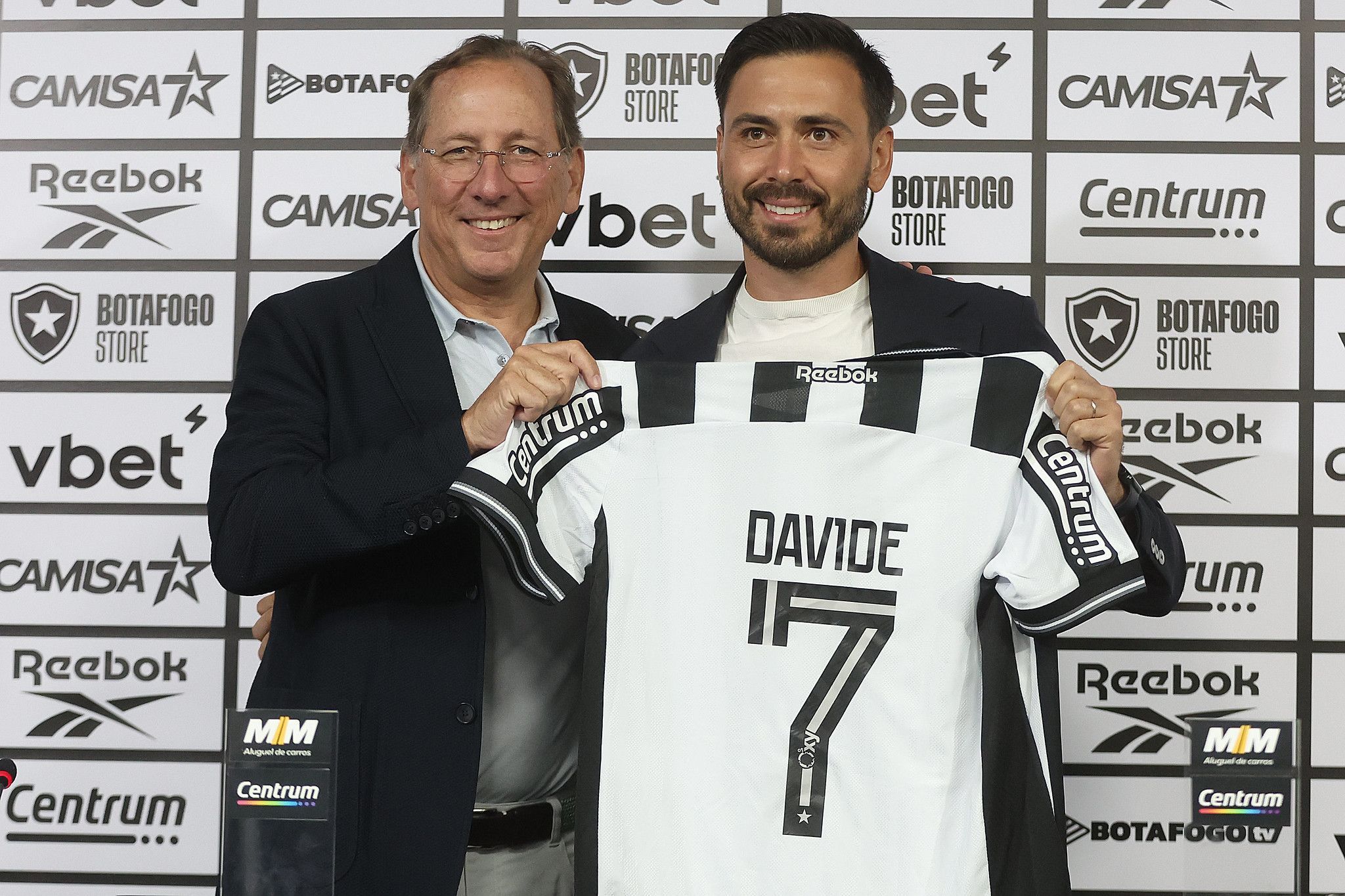 John Textor é direto sobre trabalho de Ancelotti após eliminação do Botafogo