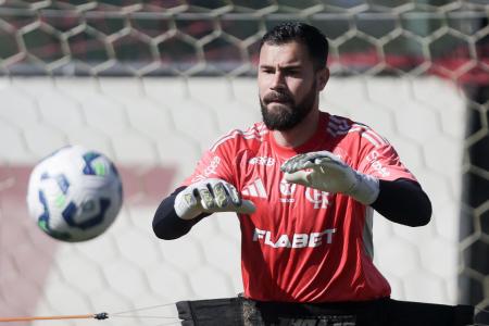 Matheus Cunha treinando no Flamengo