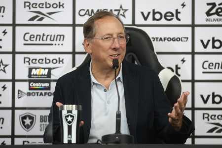 John Textor em apresentação de Davide Ancelotti como técnico do Botafogo