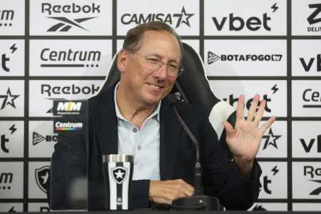 Botafogo de John Textor sofre transferban da Fifa