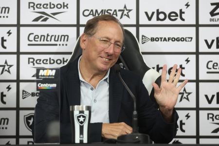 Botafogo de John Textor sofre transferban da Fifa