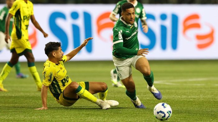 Vitor Roque em Palmeiras x Mirassol