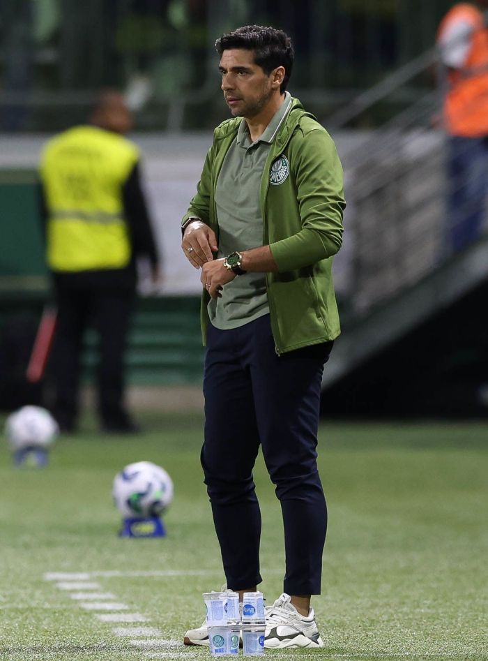 Abel Ferreira substituiu Vitor Roque em Palmeiras x Mirassol