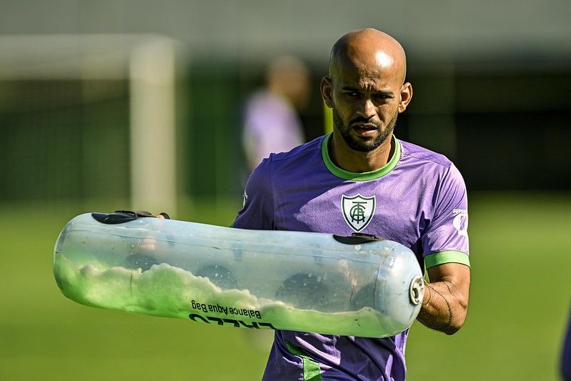 Escalação do América: Enderson terá reforços disponíveis para duelo com Chape