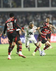Com gol de Neymar, o Santos venceu o Flamengo pelo Brasileiro, na Vila Belmiro