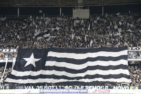 Torcedores do Botafogo espera um 2024 melhor do que o final de 2023