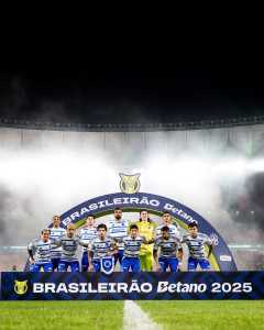 O Cruzeiro assumiu a liderança do Brasileirão após vitória sobre o Fluminense no Maracanã