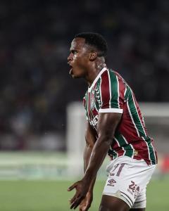 Arias vai jogar no Wolves, da Inglaterra