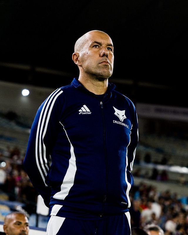 Jardim exalta vitória do Cruzeiro, elogia Fluminense e manda recado à torcida