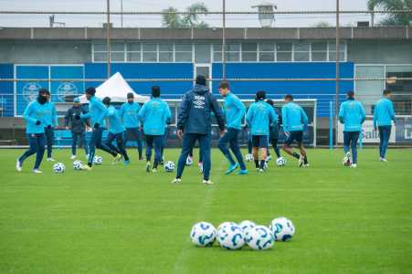Grêmio treina para enfrentar o Vasco fora de casa