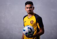 Zagueiro do Sport falha, assume culpa por eliminação e faz forte desabafo