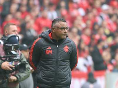 Roger Machado à beira do campo de Inter 1x0 Ceará no Beira-Rio