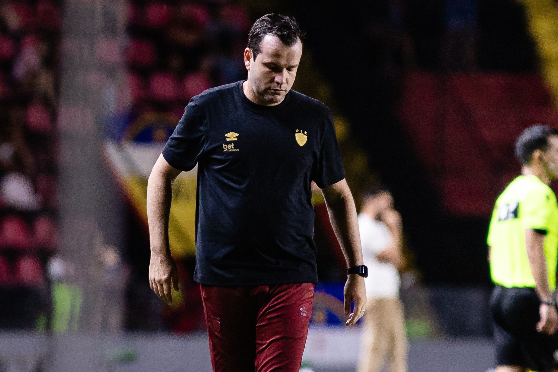Daniel Paulista desabafa sobre invasão ao CT do Sport: 'Não pode acontecer'