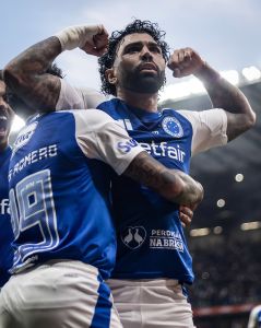 Gabigol marcou dois gols pelo Cruzeiro contra o Juventude
