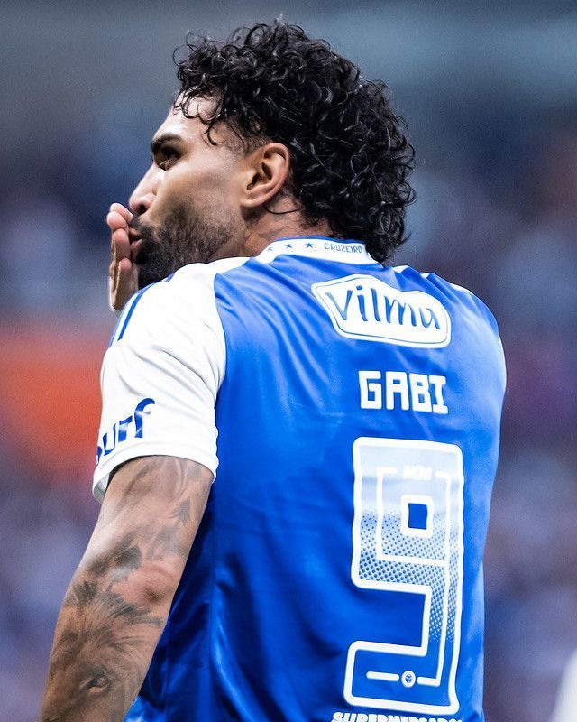 O campeão voltou? Gabigol manda recado após gritos da torcida do Cruzeiro