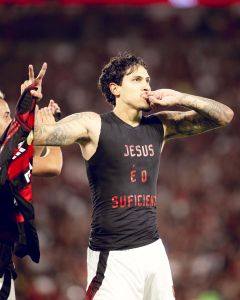 Pedro vibra com gol marcado no clássico entre Flamengo e Fluminense