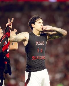 Pedro vibra com gol marcado no clássico entre Flamengo e Fluminense