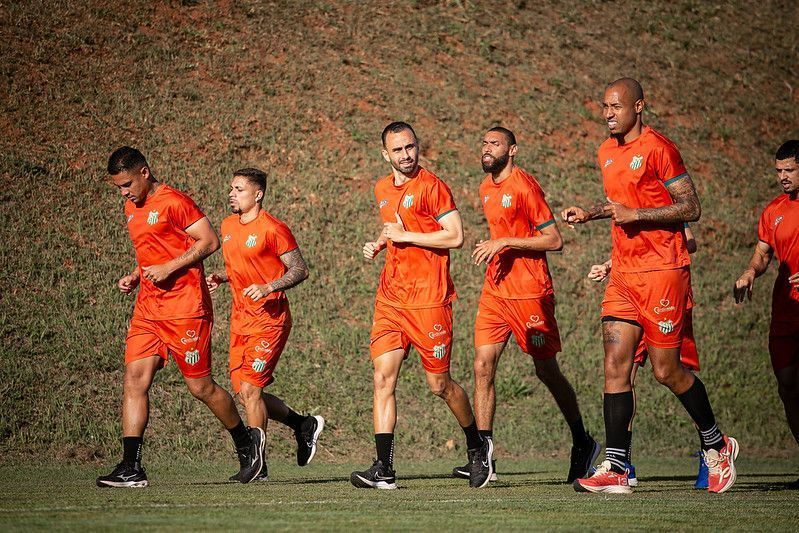Uberlândia e Cascavel-PR fazem confronto direto por classificação na Série D