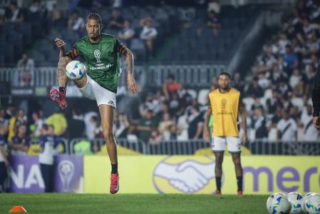 João Victor foi muito vaiado pela torcida do Vasco em São Januário