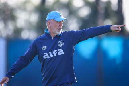 Mano Menezes preparou o Grêmio para enfrentar o Fortaleza