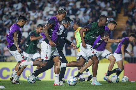Vasco teve um longo período de treinos e ainda não conseguiu vencer