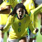 Brasil faz gols 'iguais', goleia Paraguai e assume liderança na Copa América Feminina