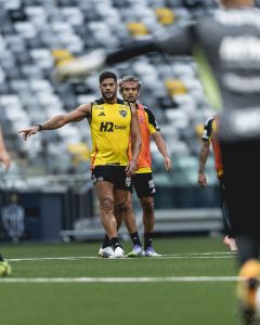 Hulk e Gustavo Scarpa em treino do Atlético na Arena MRV