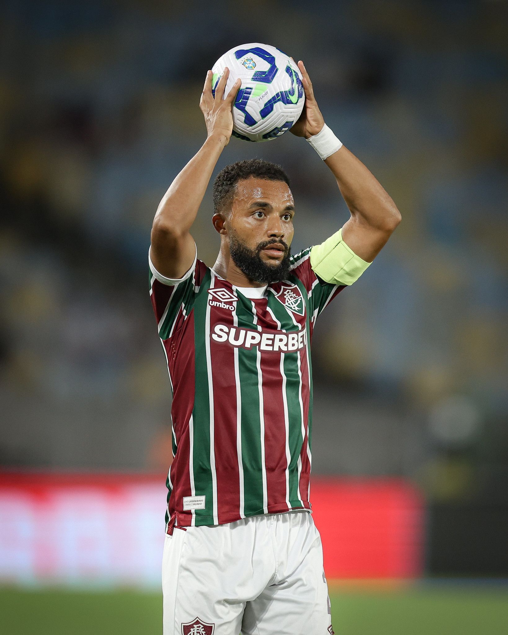 Samuel Xavier critica árbitro, mas evita desculpas por derrota do Fluminense