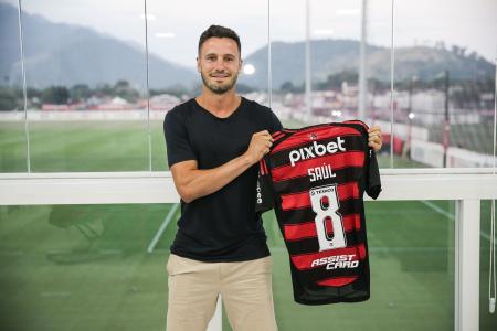 Reforço na área: Saúl Ñíguez, ex-Atlético de Madrid, conhece o Ninho do Urubu e assina contrato com o Flamengo até dezembro de 2028