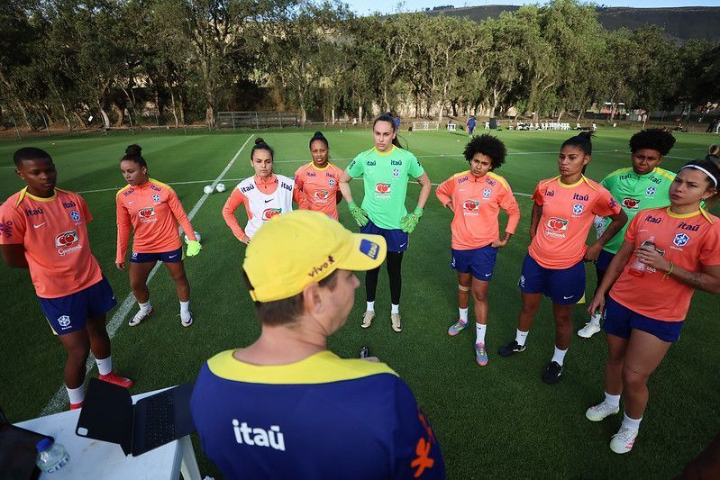 Brasil e Colômbia se enfrentam pela liderança do Grupo B da Copa América Feminina