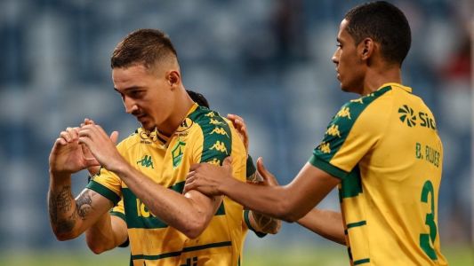 Jogadores do Cuiabá celebram vitória sobre o América&nbsp;